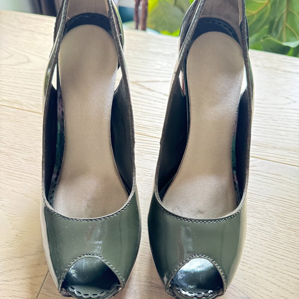 Bebe peep toe patent heel, olive green, 8